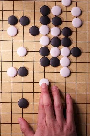 五子棋游戏下载手机版下载（五子棋游戏下载免费双人pk）